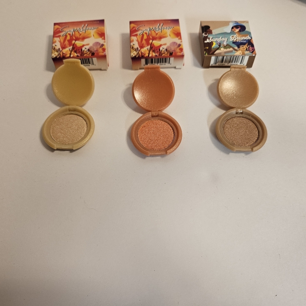 Set of 3 lush eyeshadows each .05 oz